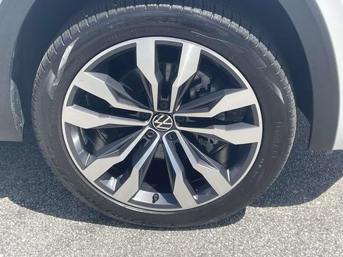 Certified 2022 Volkswagen Atlas Cross Sport SEL Premium R-Line AWD/4WD image 2