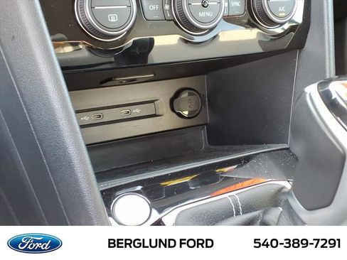 Used 2024 Volkswagen Taos SE image 26