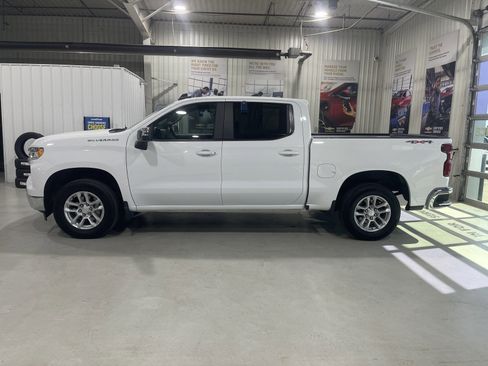 Used 2024 Chevrolet Silverado 1500 LT AWD/4WD image 5
