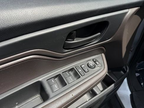 Used 2020 Honda Odyssey LX image 9
