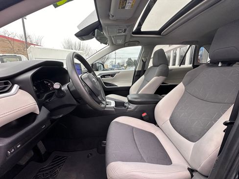 Used 2023 Toyota RAV4 XLE w/ Convenience Package image 14