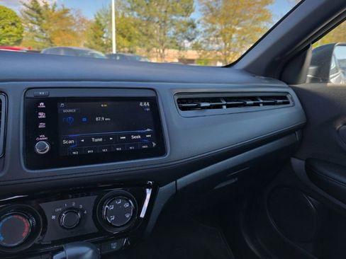 Used 2019 Honda HR-V Sport image 18