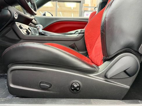 Used 2015 Dodge Challenger R/T Plus RWD image 33