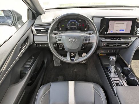 Certified 2025 Toyota Camry SE FWD image 16