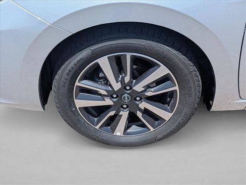 Used 2025 Nissan Versa SV FWD image 14