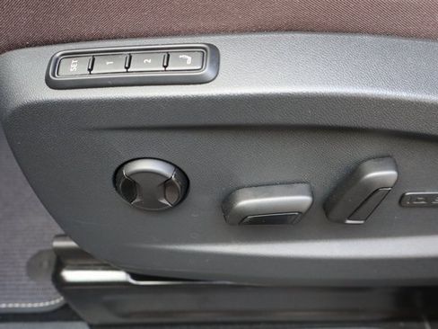 Used 2025 Volkswagen ID. Buzz Pro S Plus image 20