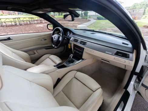 Used 2011 BMW 335is Coupe image 21