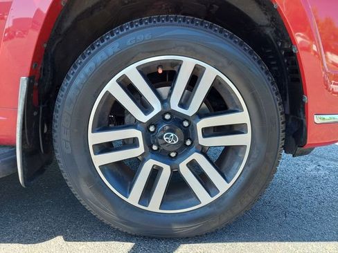 Used 2022 Toyota 4Runner Limited AWD/4WD image 36