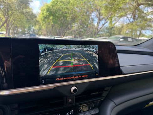 Used 2025 Toyota Crown XLE image 18