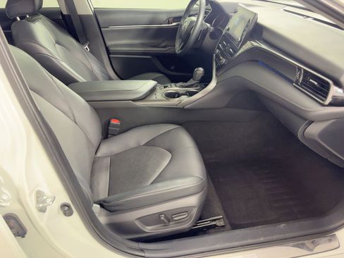 Used 2022 Toyota Camry XSE image 30