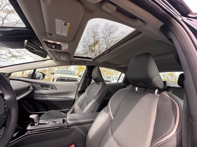 Used 2024 Toyota Prius XLE FWD image 25
