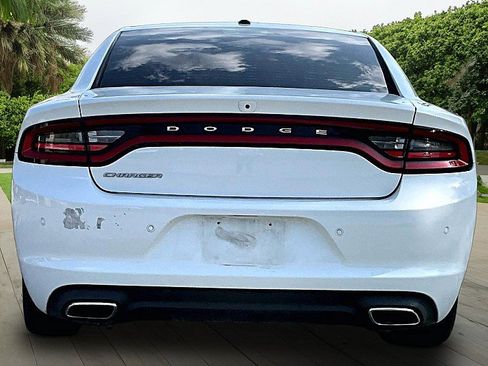 Used 2022 Dodge Charger SXT RWD image 3