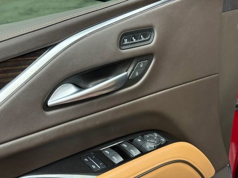 Used 2021 Cadillac Escalade Premium Luxury AWD/4WD image 26