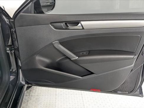 Used 2022 Volkswagen Passat 2.0T SE image 22