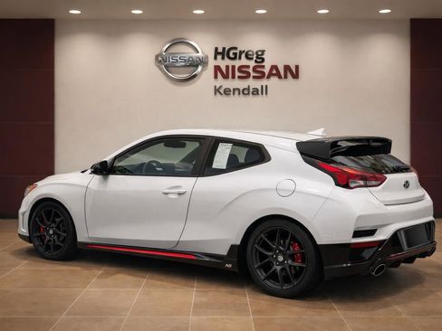 Used 2022 Hyundai Veloster N FWD image 2