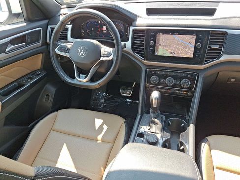 Used 2021 Volkswagen Atlas Cross Sport SEL R-Line AWD/4WD image 15