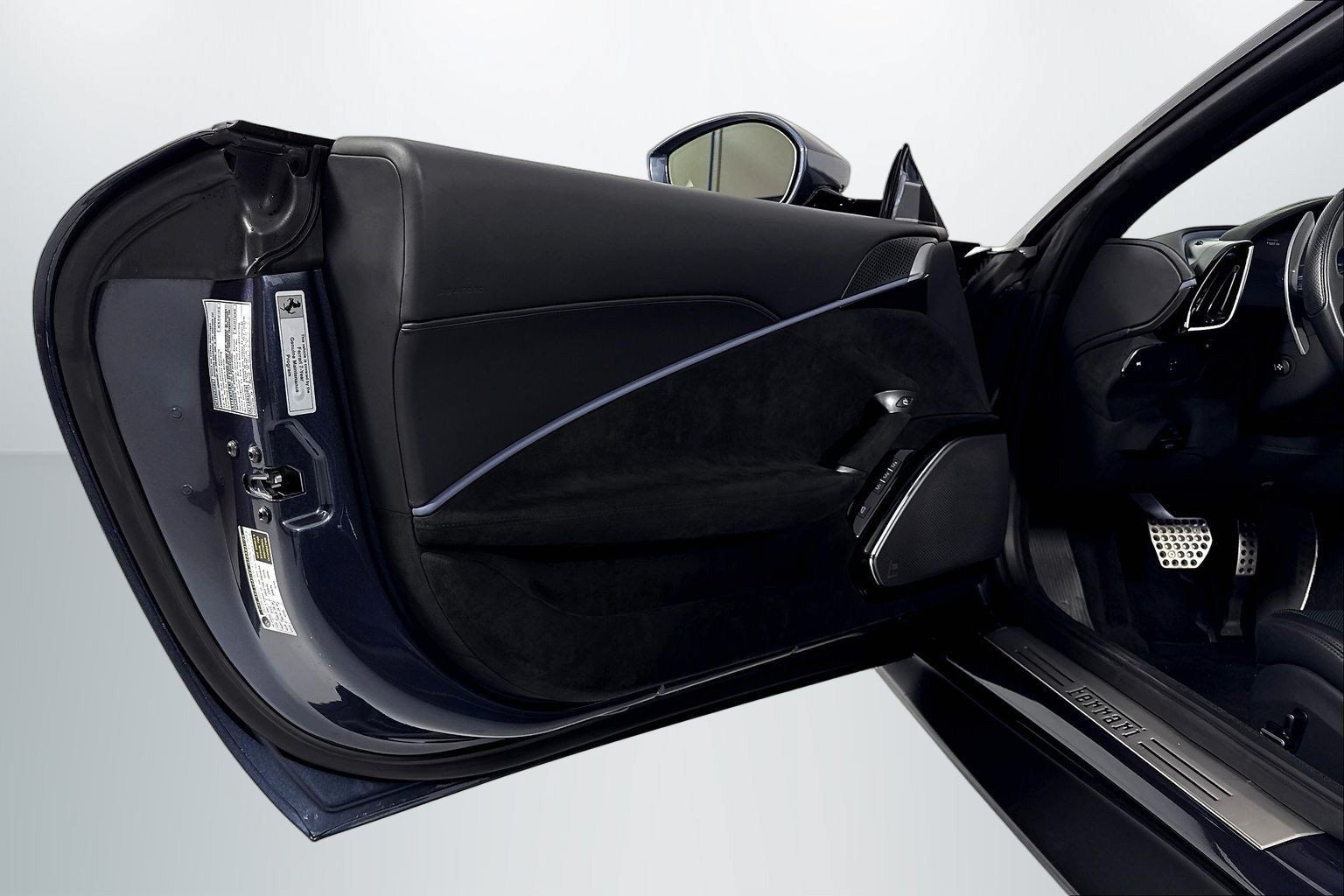 Used 2024 Ferrari Roma Spider RWD image 19