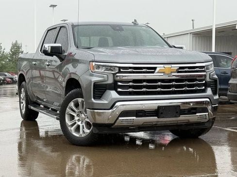 Used 2023 Chevrolet Silverado 1500 LTZ image 2