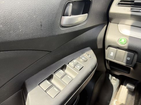 Used 2015 Honda CR-V LX image 27