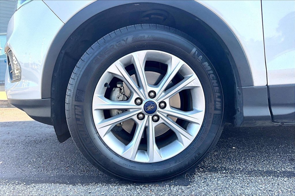 Used 2018 Ford Escape SE w/ SE Sync 3 Package FWD image 4