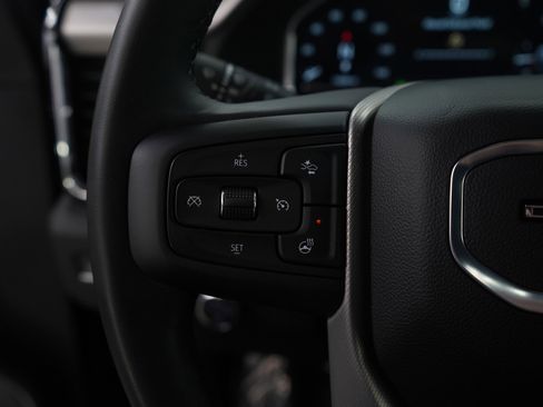 Used 2025 GMC Sierra 2500 Denali image 18