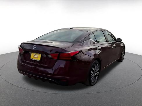 Used 2025 Nissan Altima 2.5 SV FWD image 14