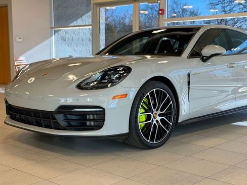 Used 2021 Porsche Panamera 4S w/ Premium Package image 3