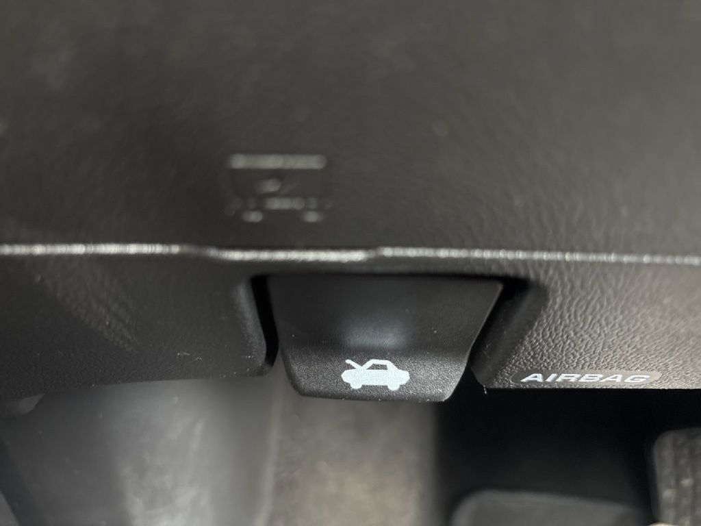 Used 2025 Buick Encore GX Preferred AWD/4WD image 51