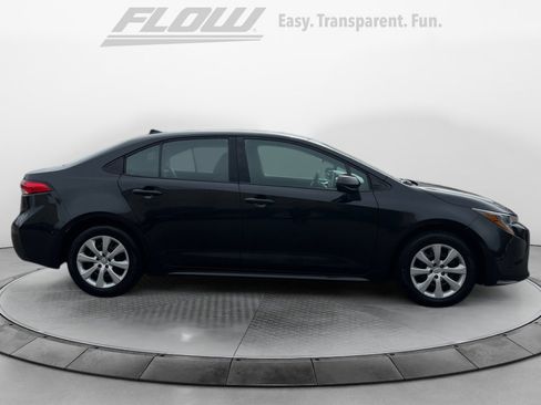 Used 2021 Toyota Corolla LE image 10