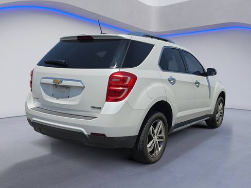 Used 2017 Chevrolet Equinox Premier w/ Enhanced Convenience Package FWD image 3