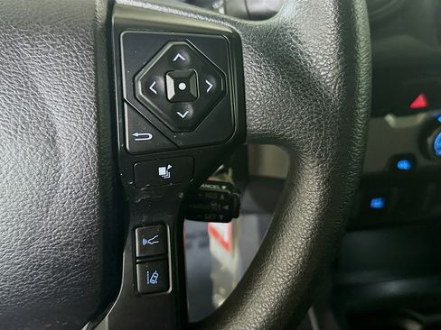 Used 2020 Toyota Tacoma SR w/ SR Convenience Package RWD image 17