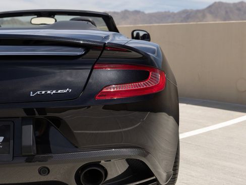 Used 2015 Aston Martin Vanquish Volante RWD image 32