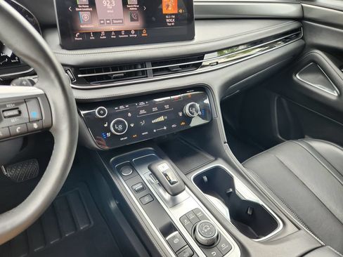 Used 2023 INFINITI QX60 Luxe w/ Vision Package AWD/4WD image 30