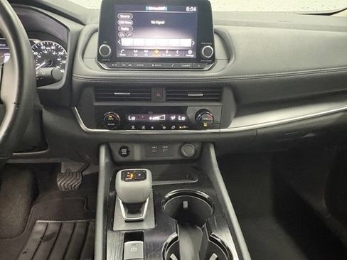 Used 2025 Nissan Rogue SV FWD image 22