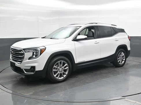 Used 2024 GMC Terrain SLT w/ Infotainment Package II AWD/4WD image 7