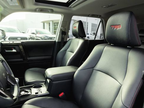 Certified 2024 Toyota 4Runner TRD Off-Road Premium w/ Moonroof Package AWD/4WD image 12