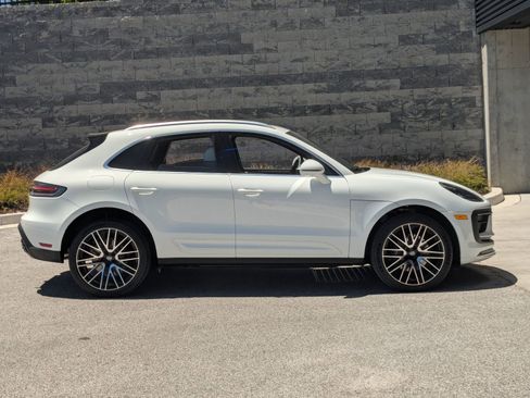 New 2026 Porsche Macan AWD/4WD image 8