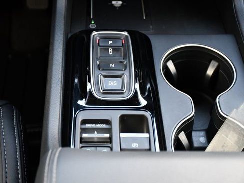 Used 2025 Honda Pilot EX-L image 29