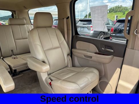 Used 2011 Chevrolet Suburban LT AWD/4WD image 15