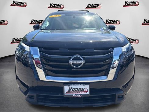 Used 2025 Nissan Pathfinder SV AWD/4WD image 2