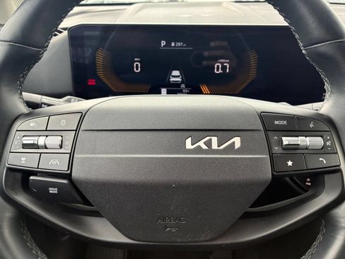 Used 2026 Kia Sportage LX FWD image 23