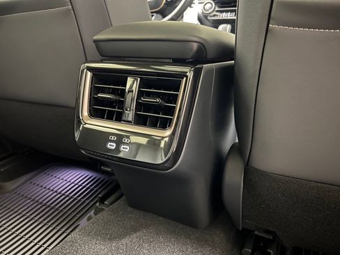 New 2025 Toyota Crown Signia image 16