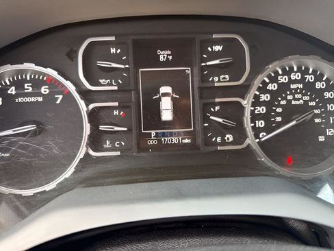 Used 2020 Toyota Tundra SR5 w/ SR5 Upgrade Package image 15