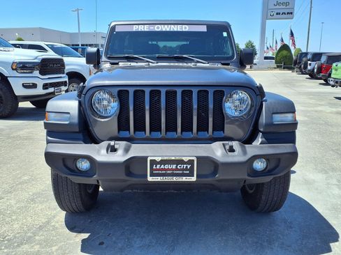 Used 2020 Jeep Wrangler Sport AWD/4WD image 5