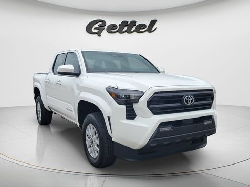 Certified 2025 Toyota Tacoma SR5 RWD image 3