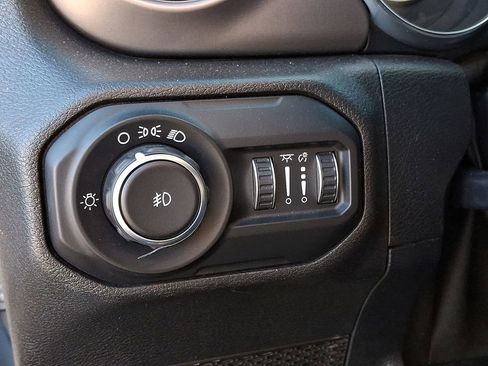 Used 2020 Jeep Wrangler Sport image 26