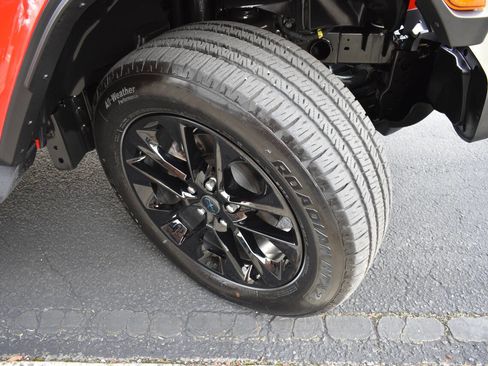 Used 2025 Jeep Wrangler Unlimited Sahara image 46