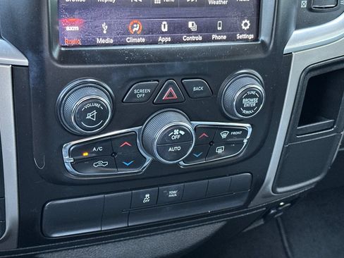 Used 2019 RAM 1500 Classic SLT w/ Luxury Group AWD/4WD image 19