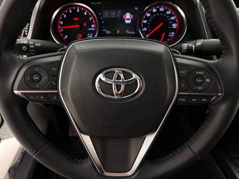 Used 2018 Toyota Camry XSE image 18