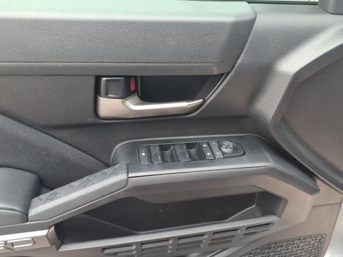 Used 2025 Toyota Tacoma TRD Off-Road AWD/4WD image 11